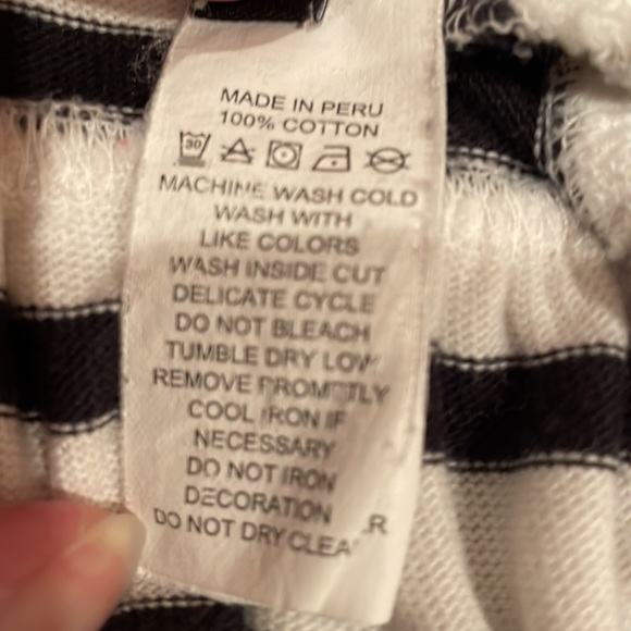 Kate Spade boat neck striped shirt. 3/4 length sleeves with ruffled back hem. L. - Picture 9 of 9